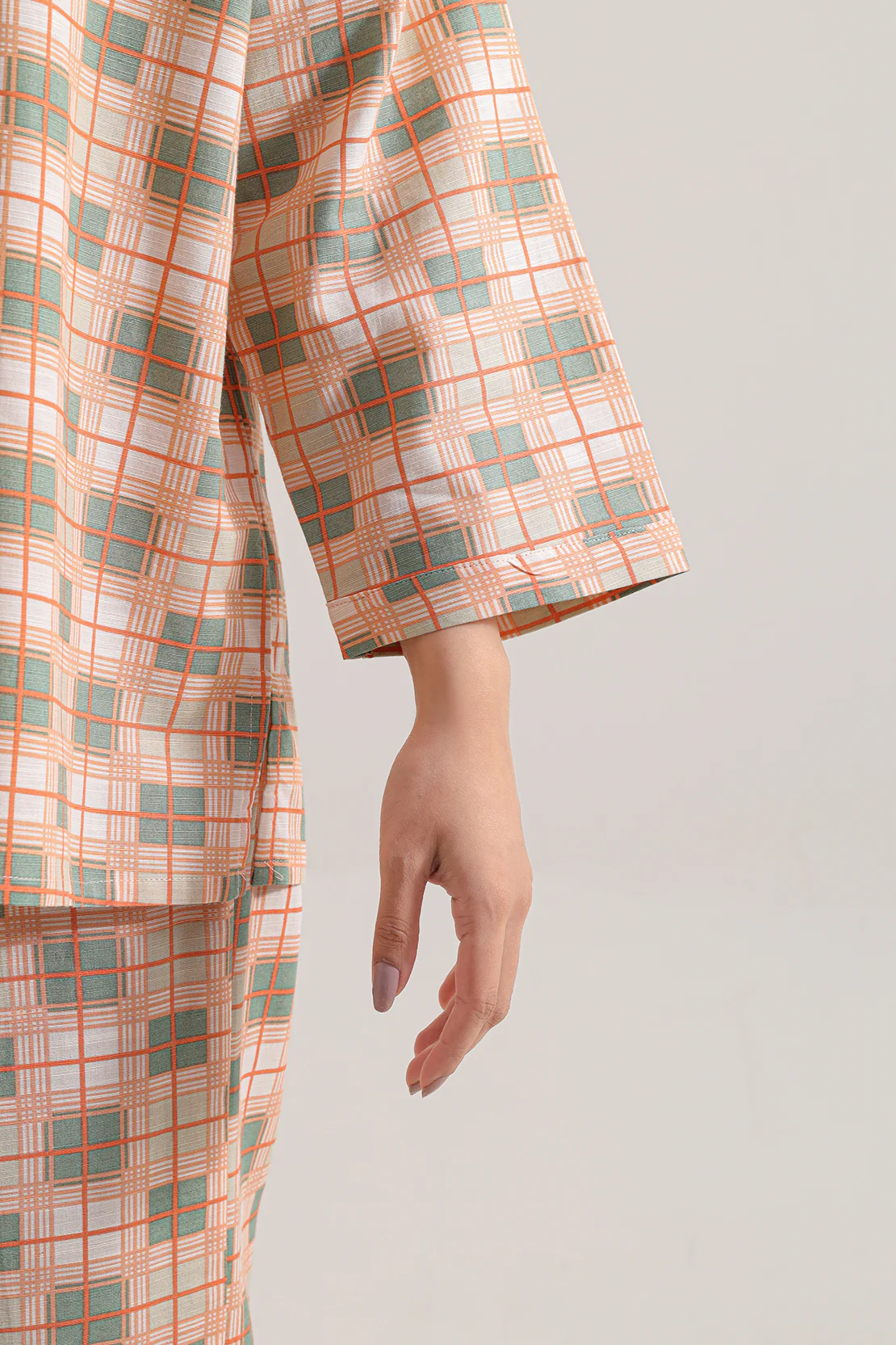 Printed Khaddar Stitched 2 Piece (Shirt/Trouser) - Image 4