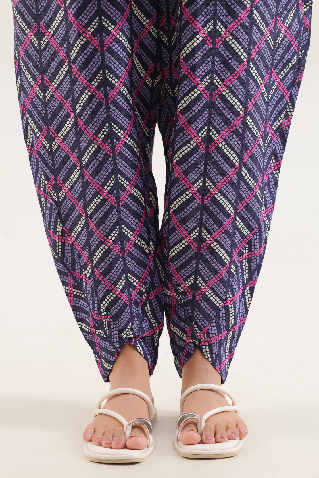 Printed Khaddar Stitched Shirt - Image 5