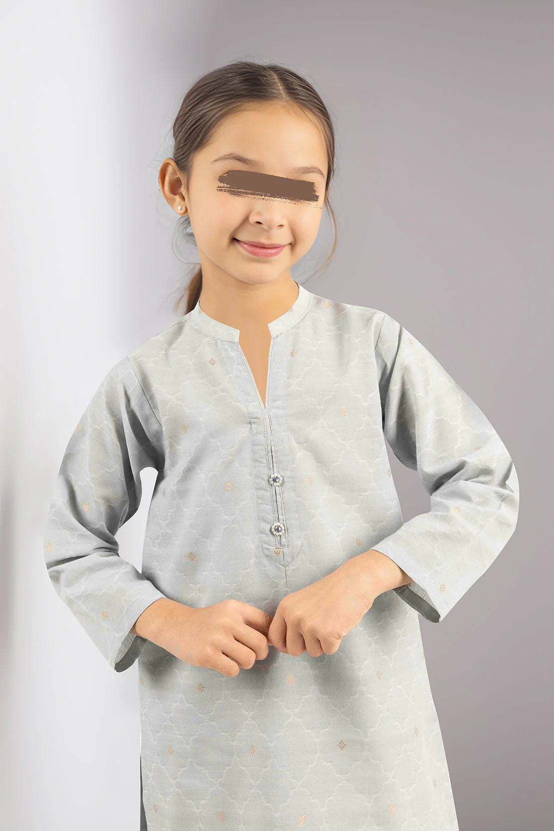 SAYA's Printed Cotton Jacquard Stitched For Mom And Daughter - Image 4