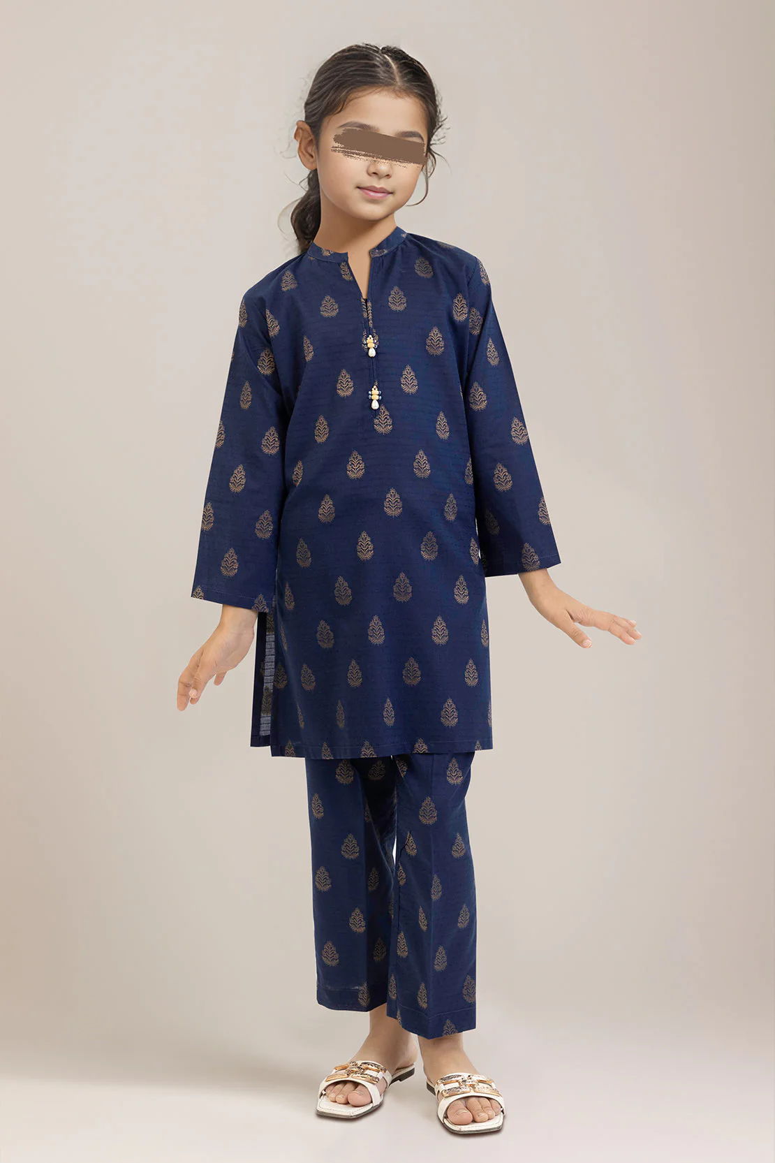 SAYA's Printed Cotton Jacquard Stitched For Mom And Daughter - Image 4
