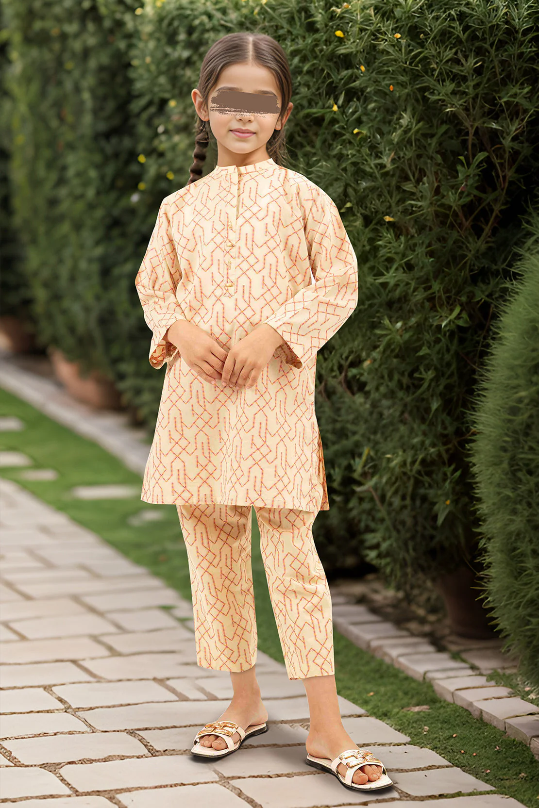 SAYA's Printed Cotton Jacquard Stitched For Mom And Daughter - Image 3