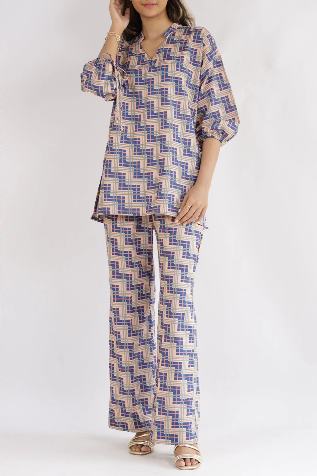 Stitched Printed Cotton Khaddar Shirt - Image 3