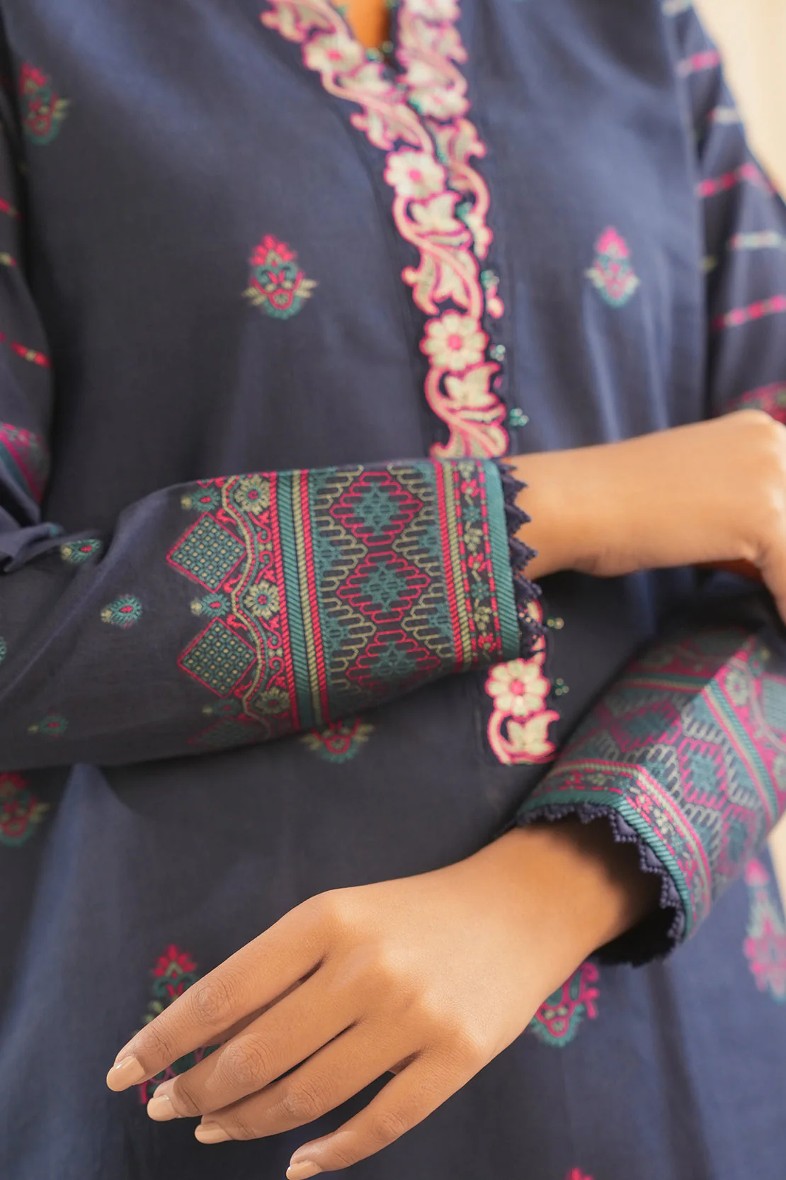 Unstitched Embroidered Jacquard Cotton 3 Piece - Image 4